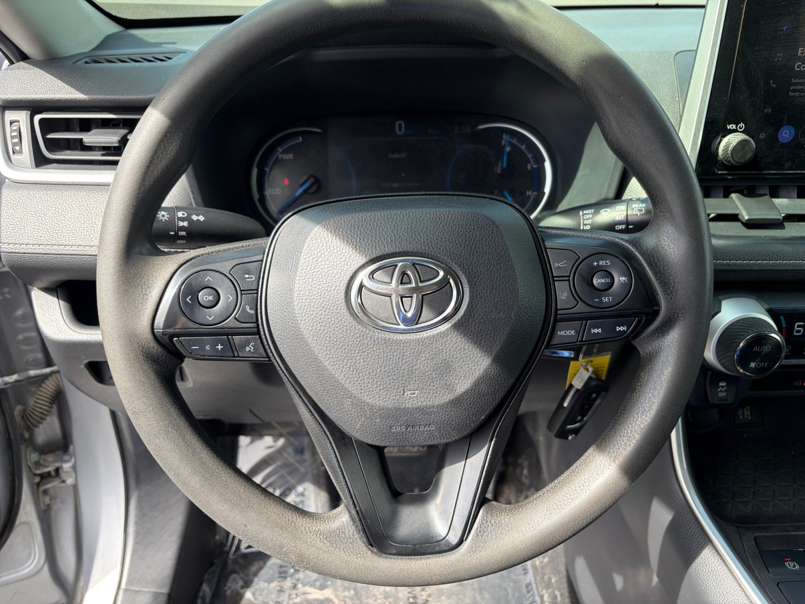 Used 2023 Toyota RAV4 LE AWD/4WD image 12