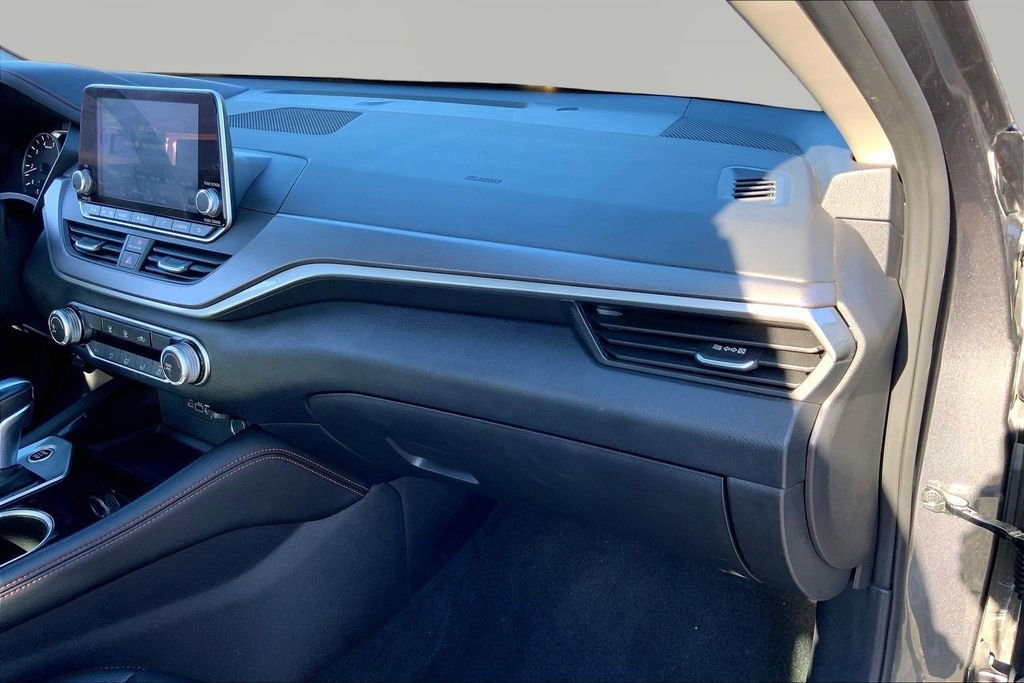 Used 2024 Nissan Altima 2.5 SR image 18