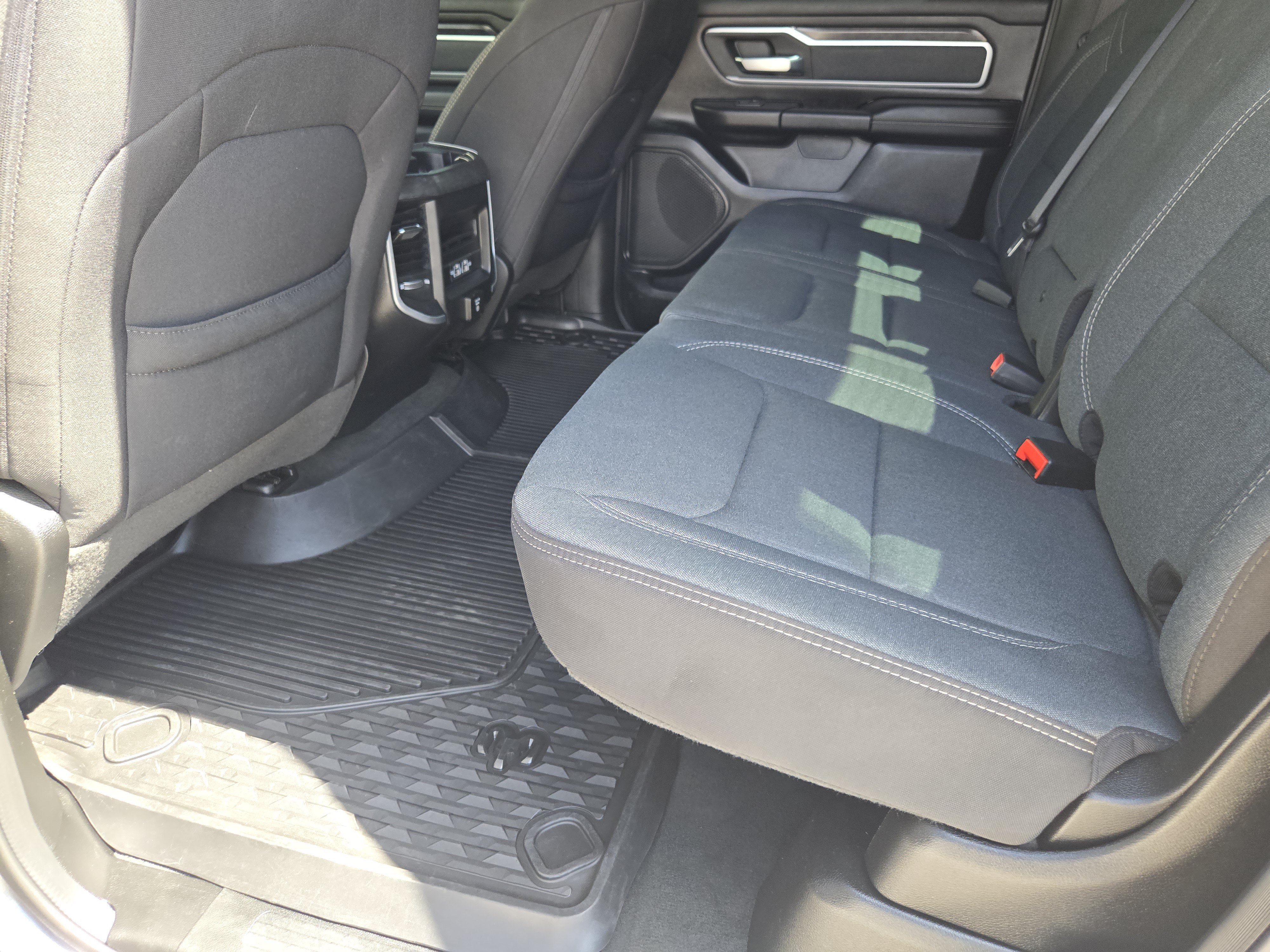 Used 2022 RAM 1500 Big Horn AWD/4WD image 33