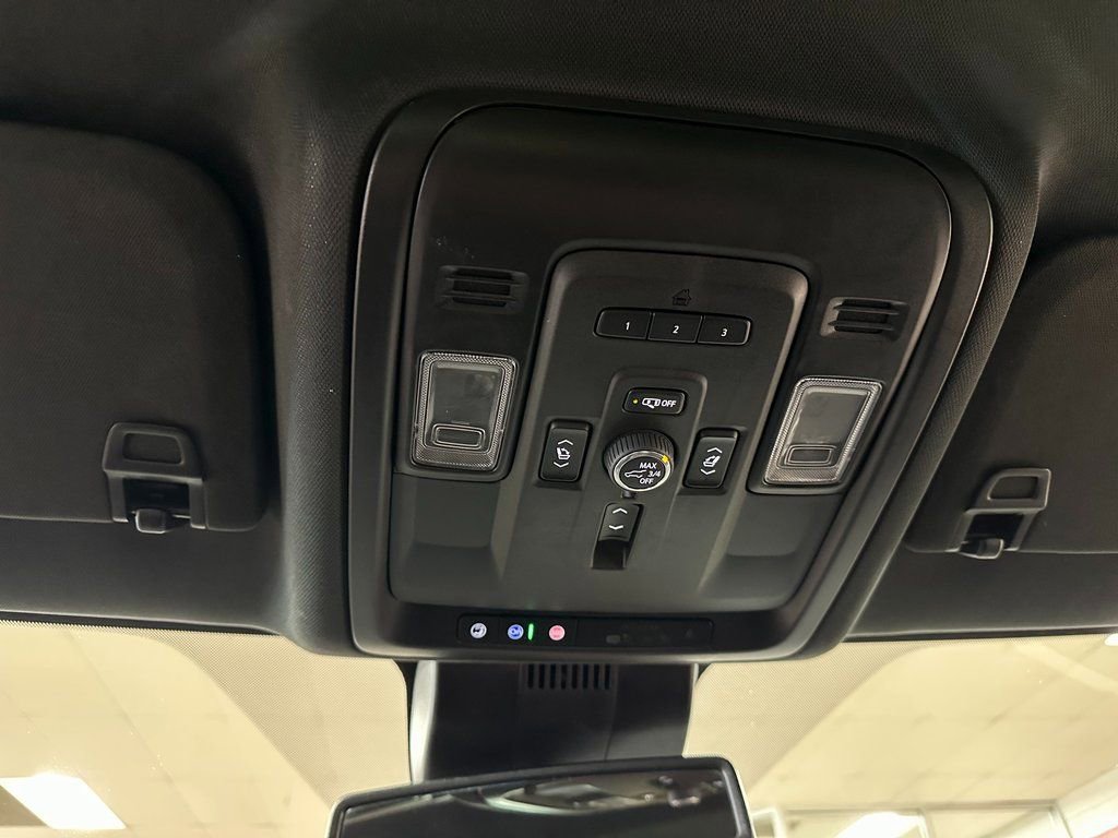 Used 2024 Chevrolet Tahoe Premier AWD/4WD image 33