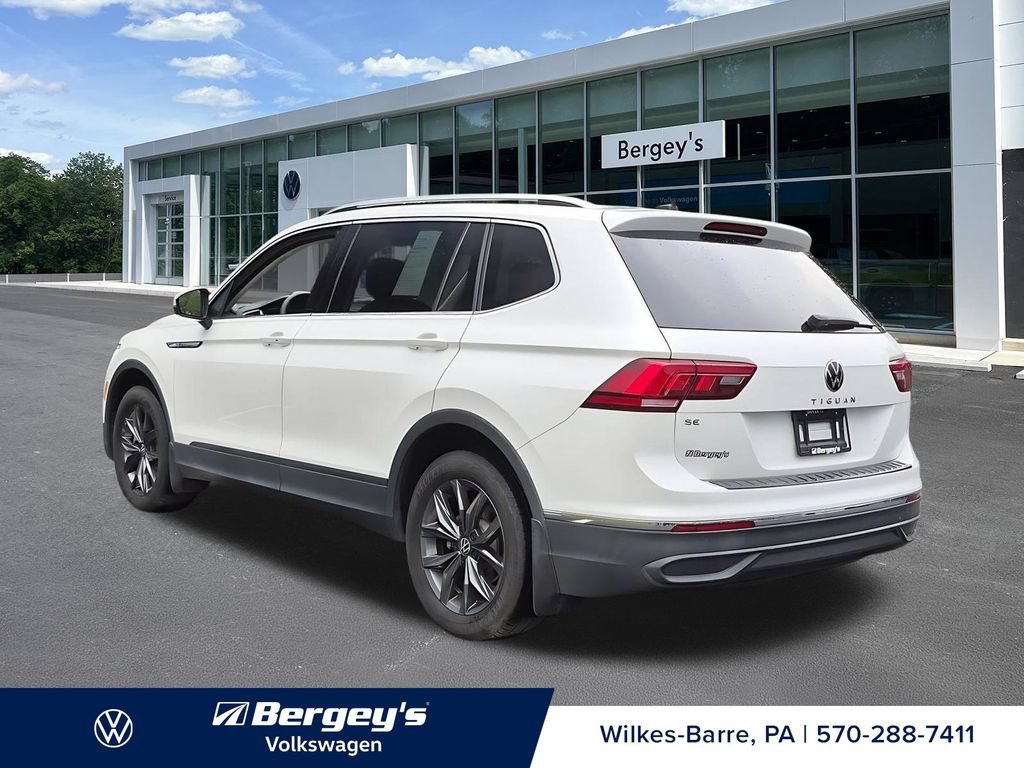 Certified 2023 Volkswagen Tiguan SE w/ Panoramic Sunroof Package FWD image 8