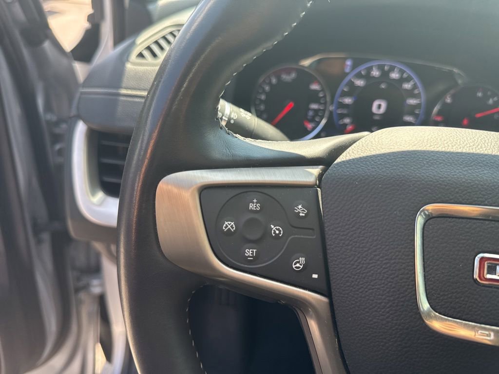 Used 2022 GMC Terrain Denali w/ Denali Premium Package AWD/4WD image 14