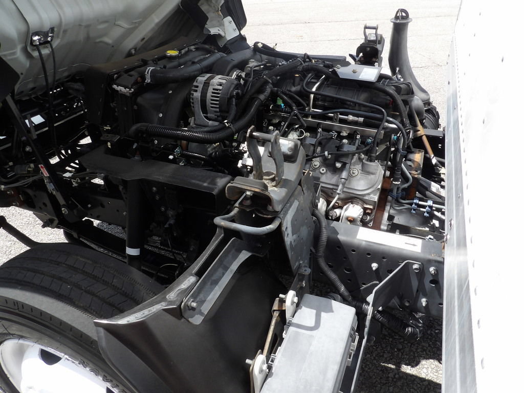 Used 2019 Isuzu NPR RWD image 33