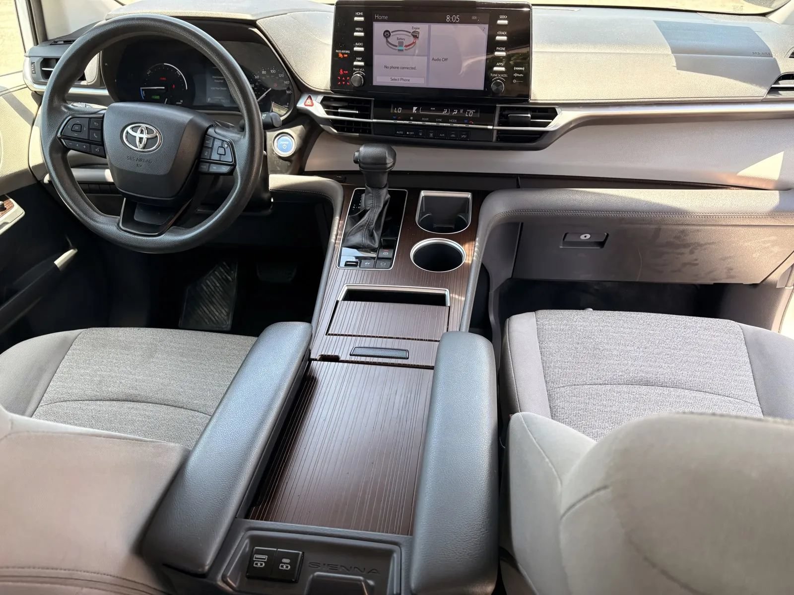 Used 2023 Toyota Sienna LE FWD image 5