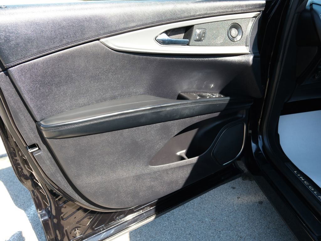 Used 2019 Lincoln Nautilus Reserve image 15