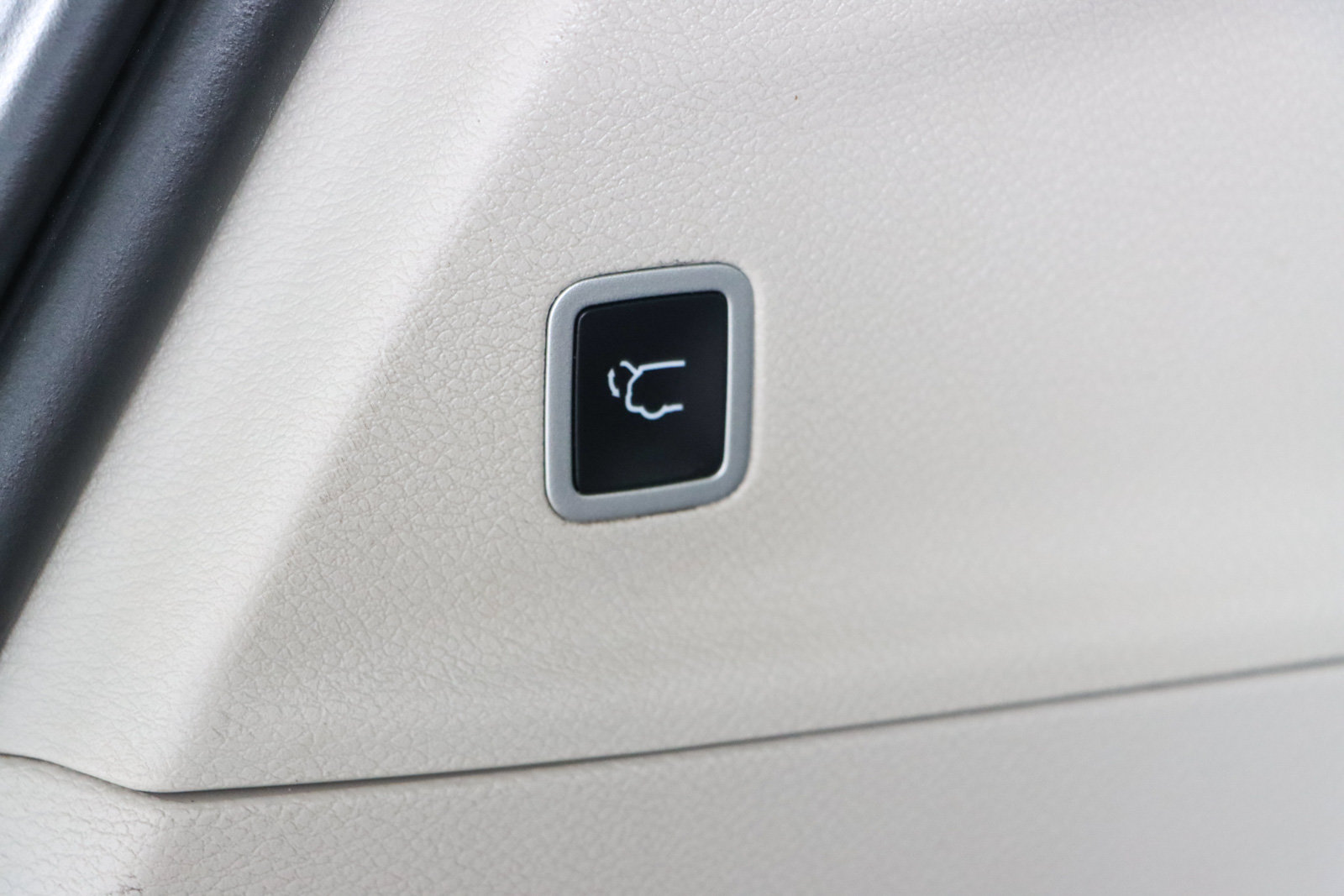 Used 2023 Chrysler Pacifica Touring-L FWD image 32