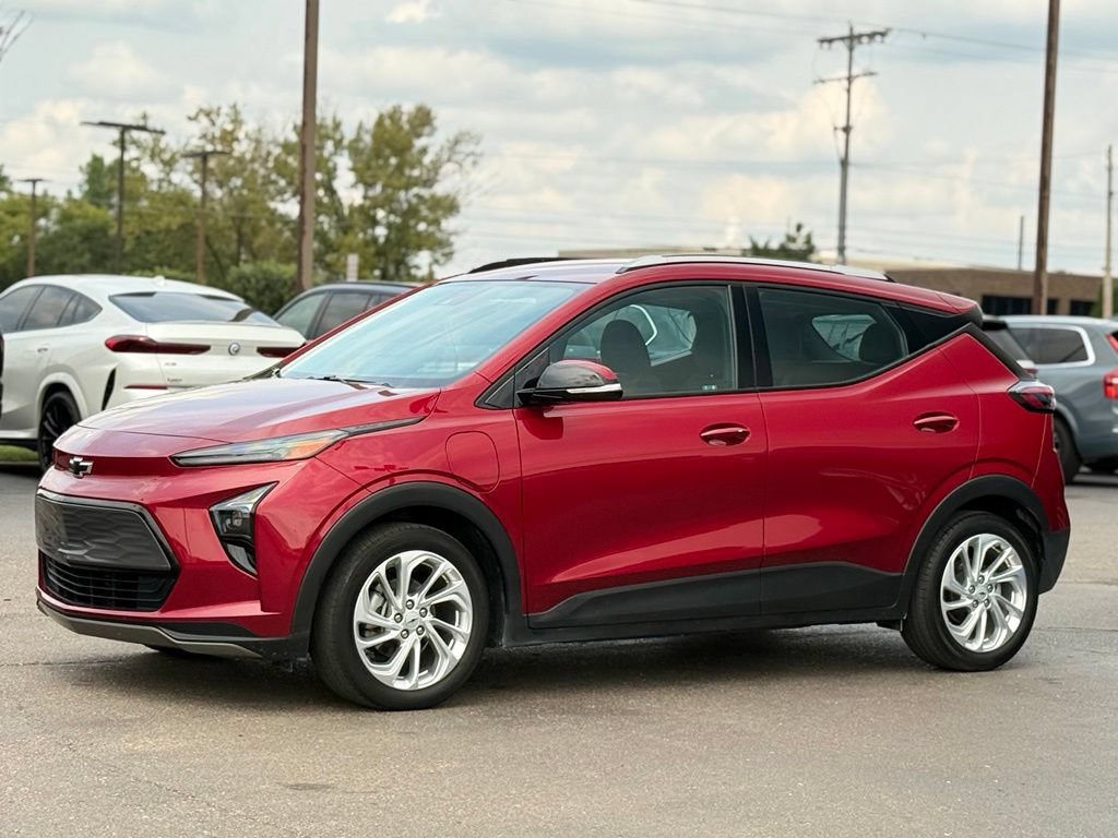 Used 2022 Chevrolet Bolt EUV LT w/ Comfort Package FWD image 37