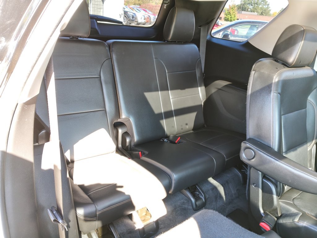 Used 2021 Chevrolet Traverse Premier w/ Redline Edition AWD/4WD image 13