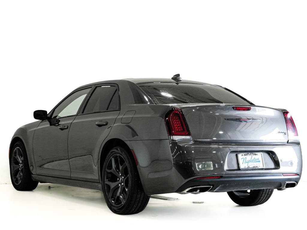 Used 2023 Chrysler 300 S RWD image 9
