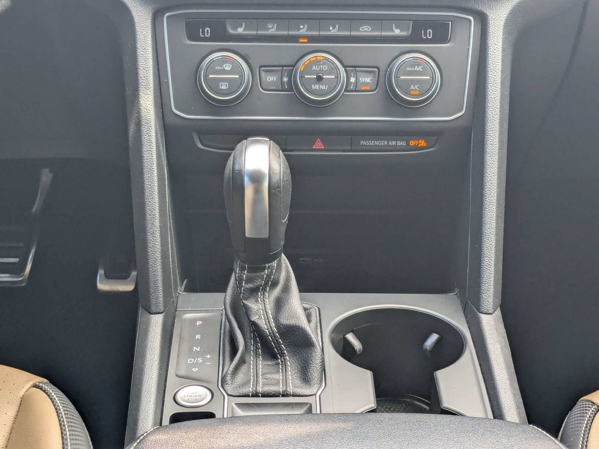 Used 2021 Volkswagen Atlas Cross Sport SE w/ Panoramic Sunroof Package FWD image 21