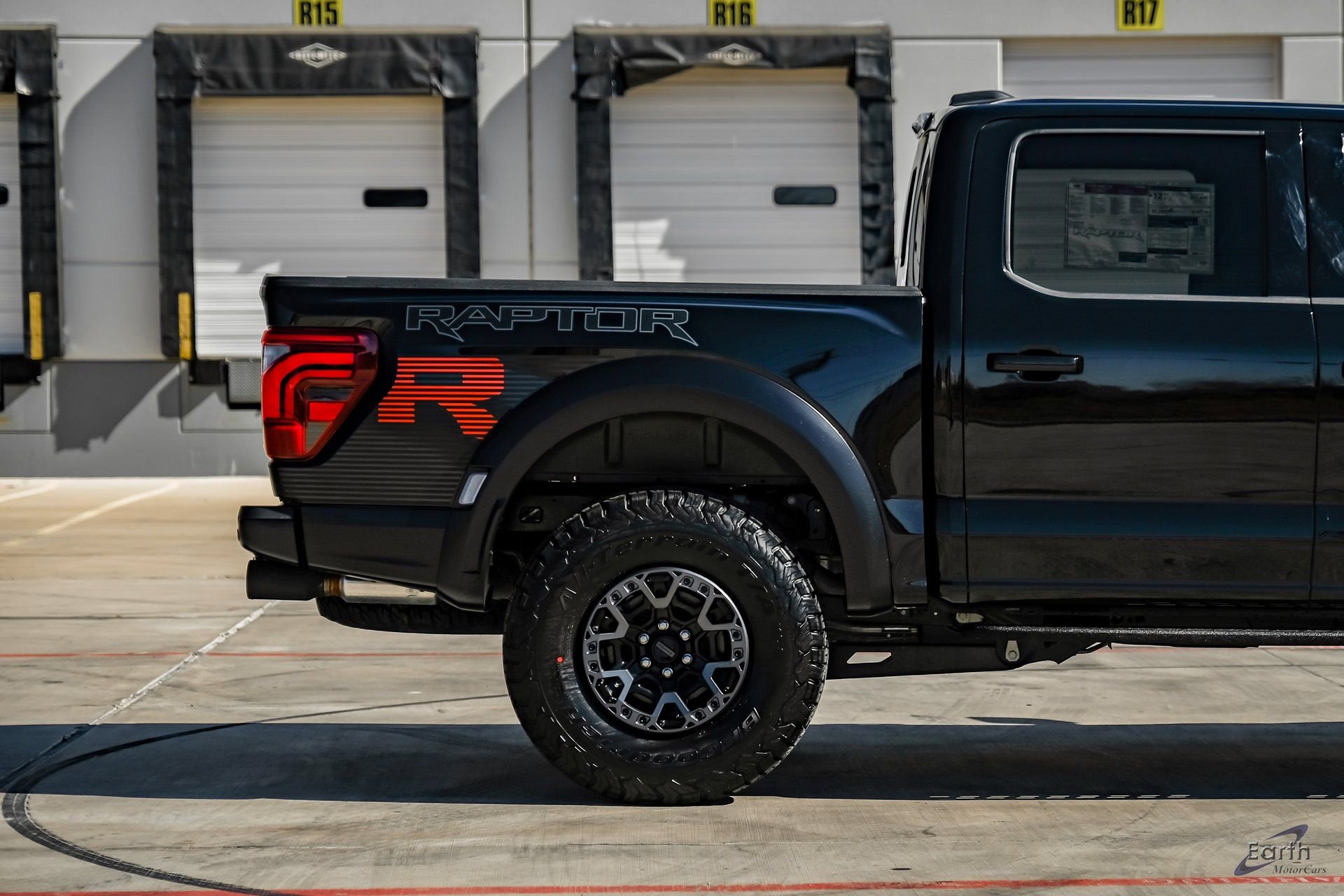Used 2025 Ford F150 Raptor w/ Equipment Group 803A Raptor R AWD/4WD image 19