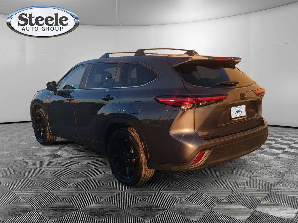 Used 2023 Toyota Highlander L image 3