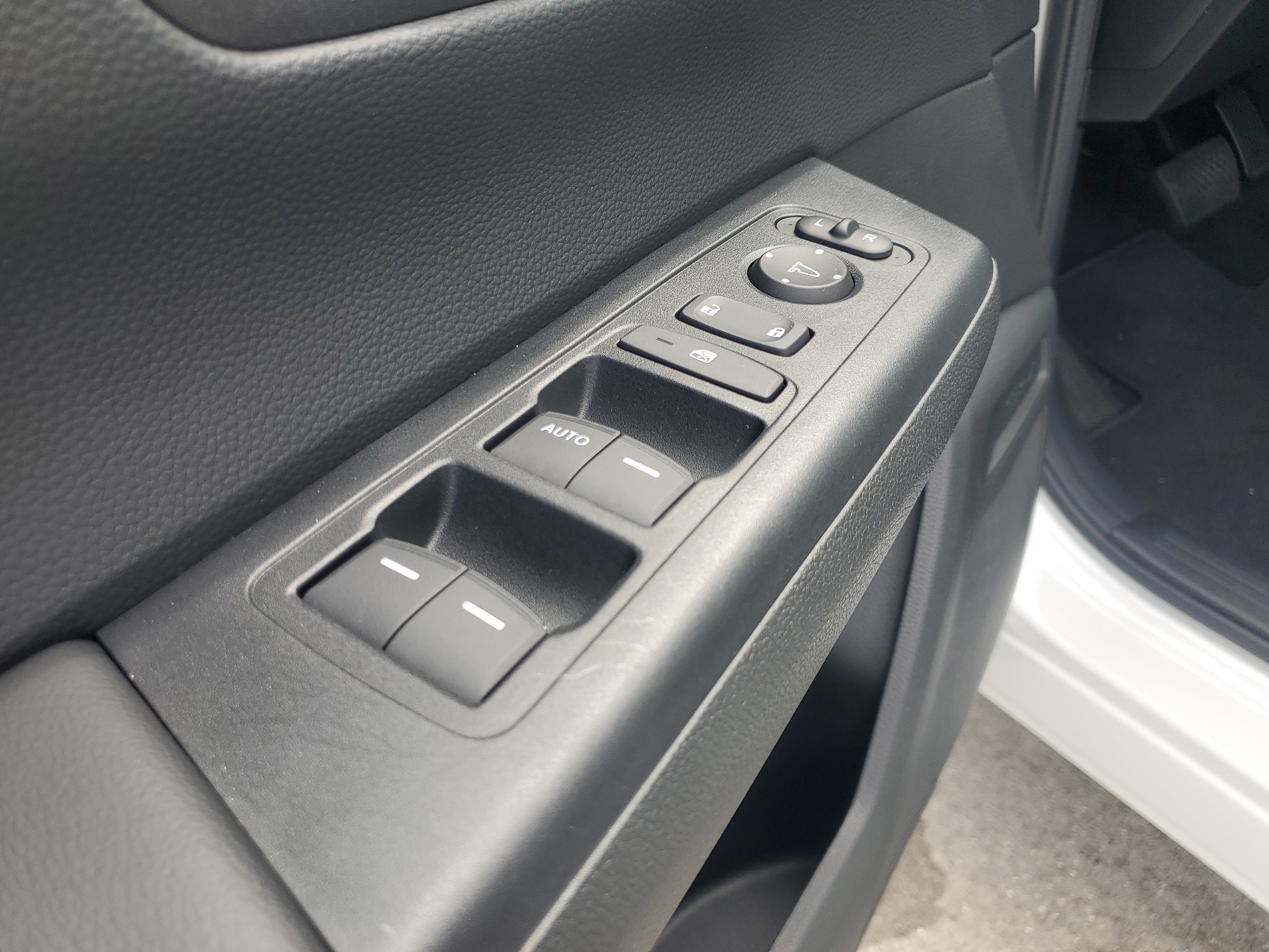 Used 2024 Honda CR-V LX image 21