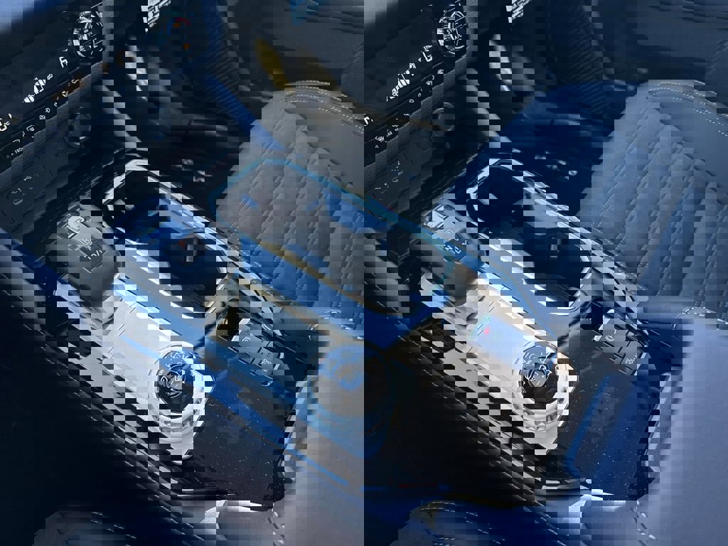 New 2025 Mitsubishi Outlander SE image 19