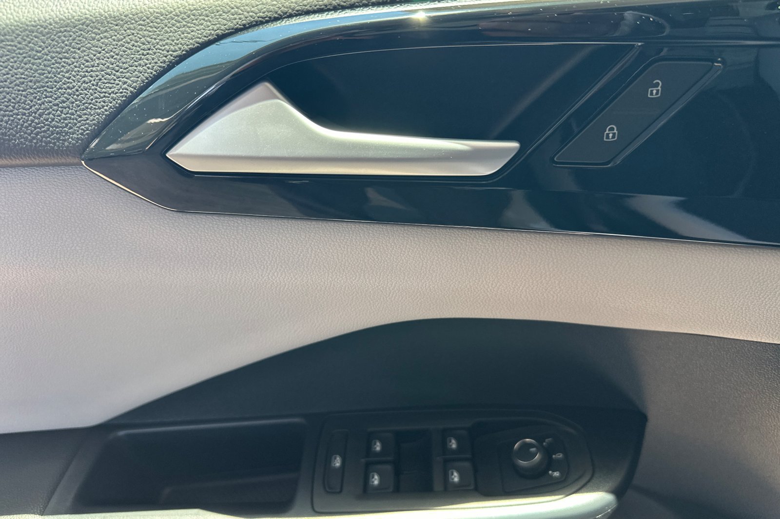 New 2026 Volkswagen Taos S FWD image 9
