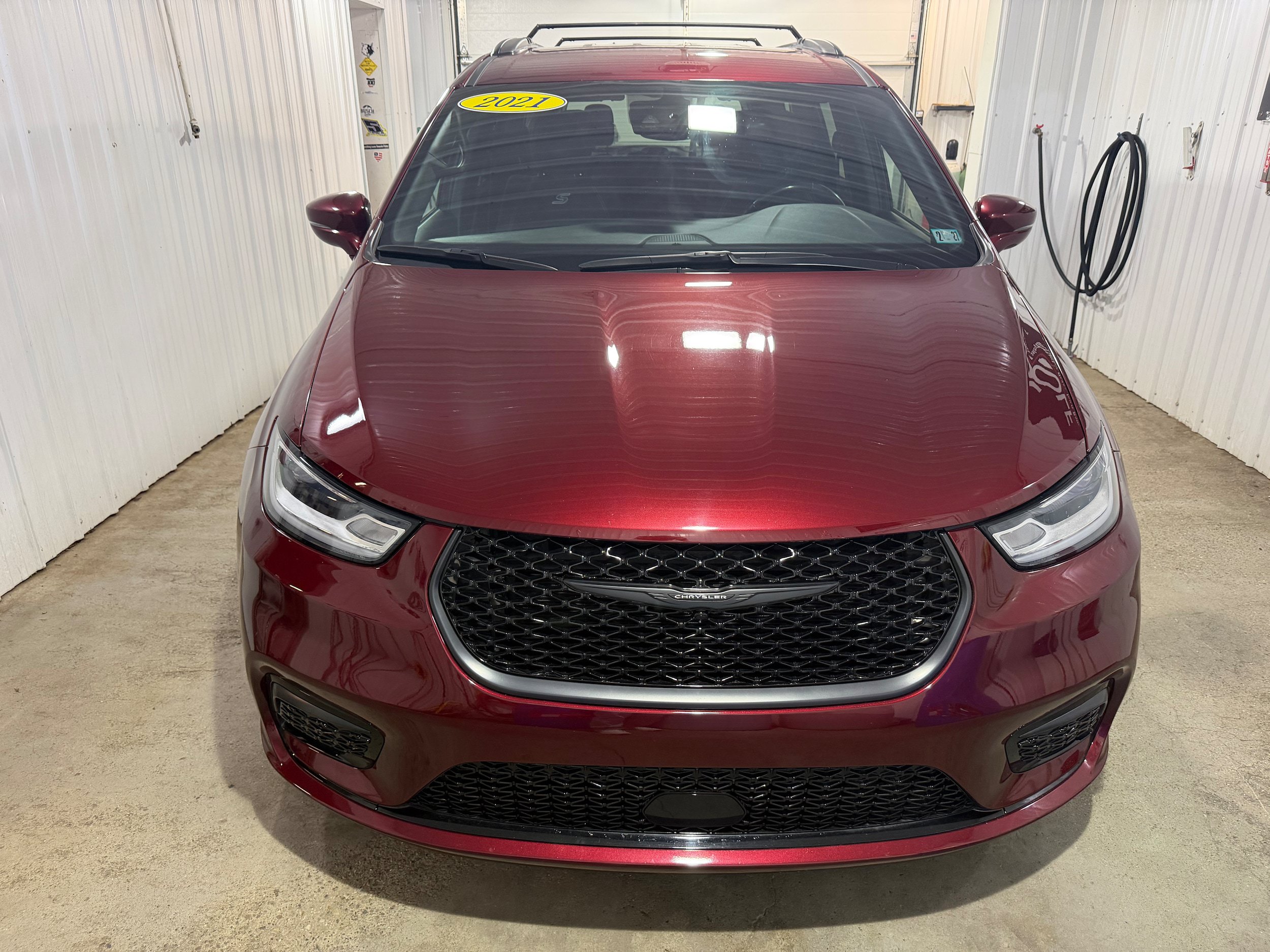 Used 2021 Chrysler Pacifica Touring w/ Cold Weather Group AWD/4WD image 3