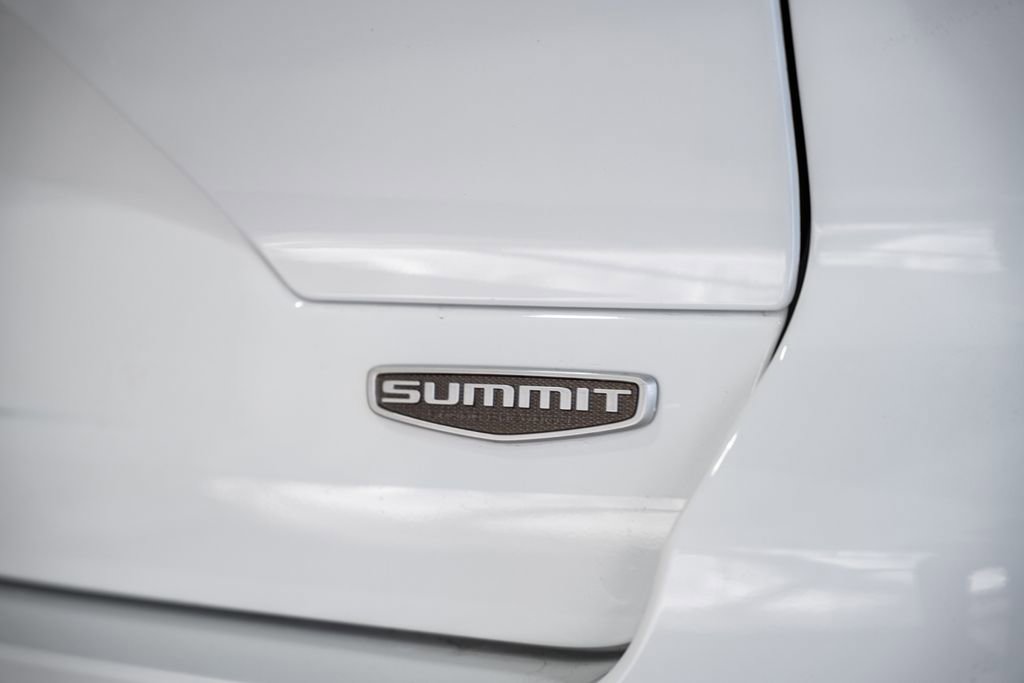 New 2025 Jeep Grand Cherokee Summit image 7