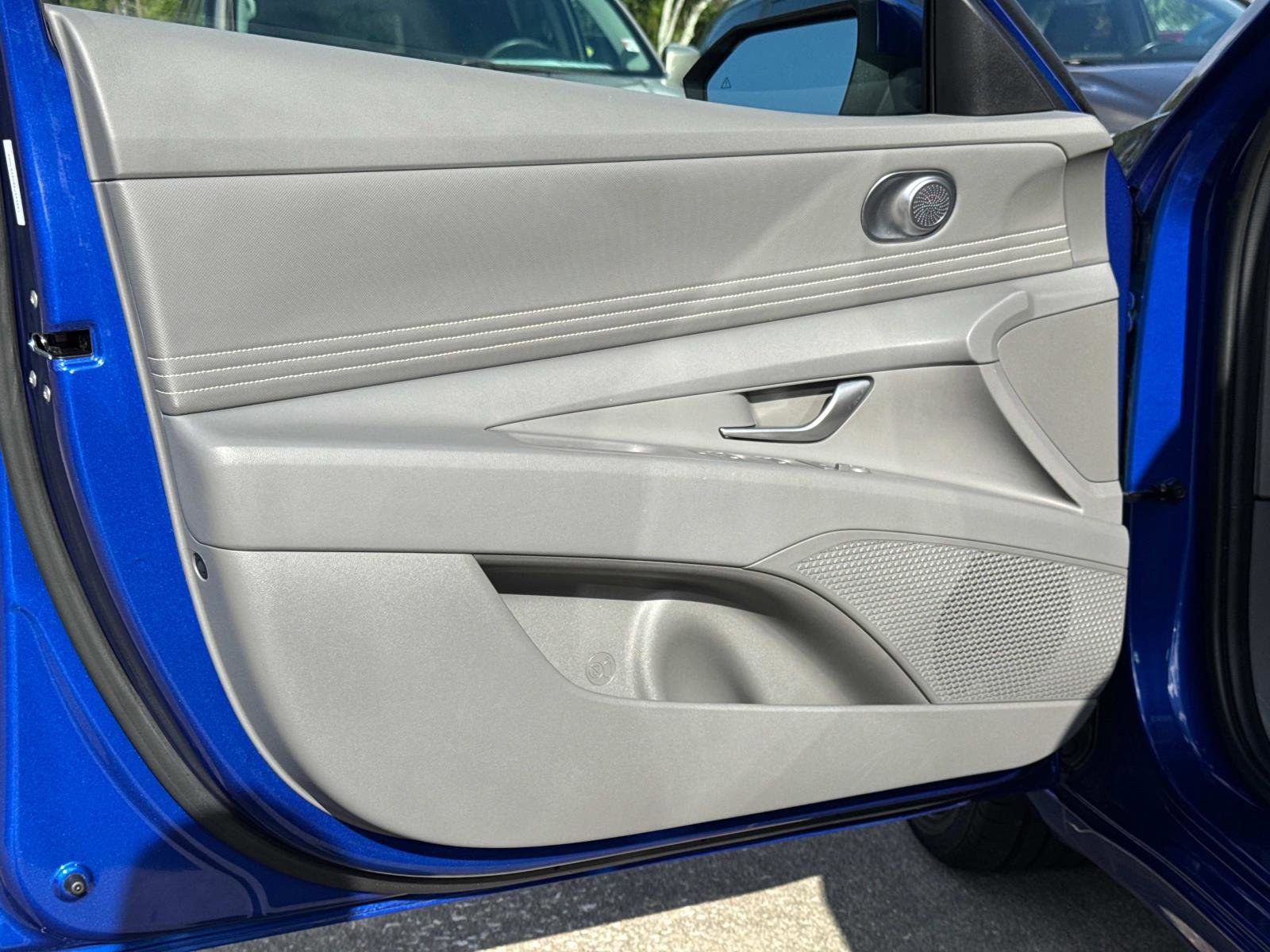 Used 2025 Hyundai Elantra SEL FWD image 16