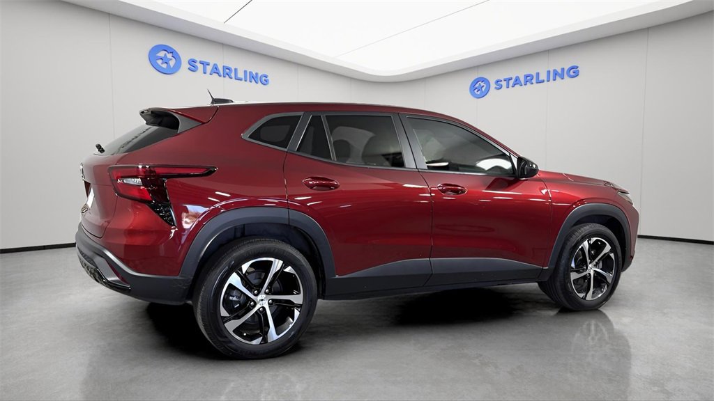 Certified 2024 Chevrolet Trax RS w/ Driver Confidence Package image 24