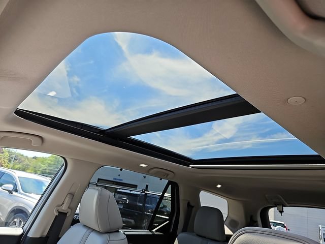Certified 2023 Honda Pilot Touring image 15