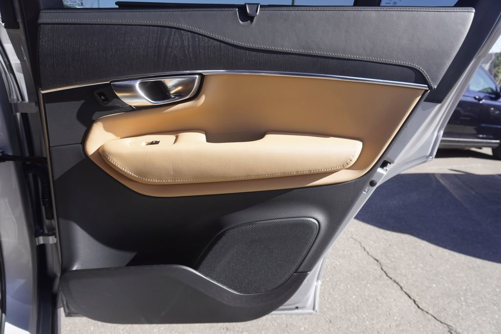 Used 2023 Volvo XC90 B6 Ultimate image 25