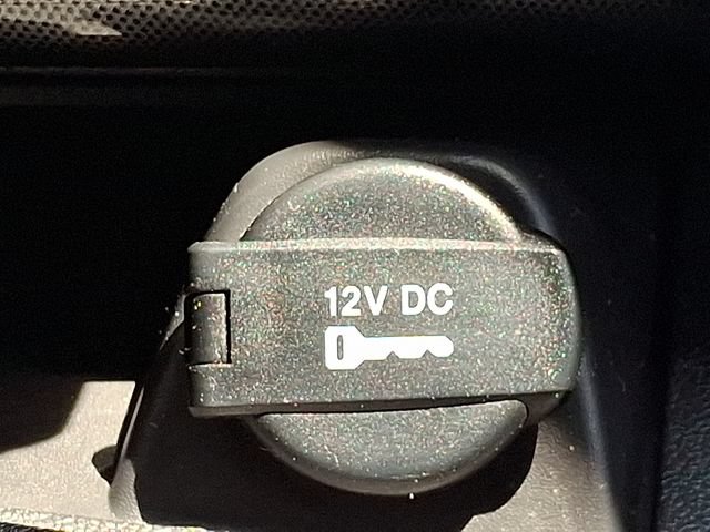 Used 2014 Dodge Challenger SXT RWD image 22
