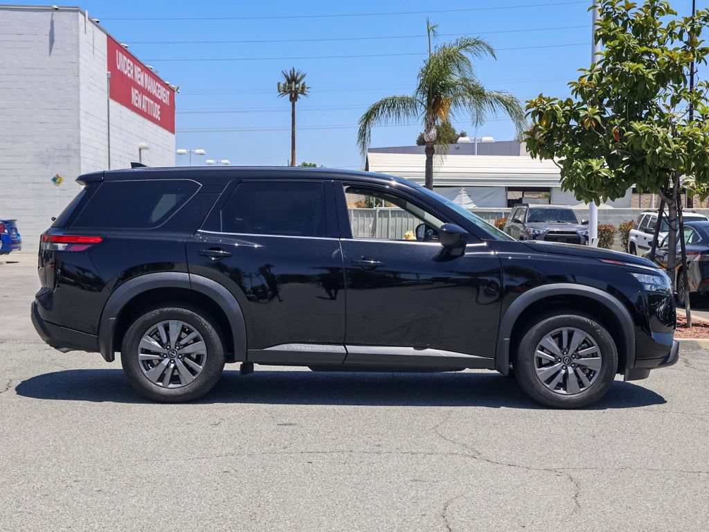 Used 2024 Nissan Pathfinder S w/ Cargo Package FWD image 3