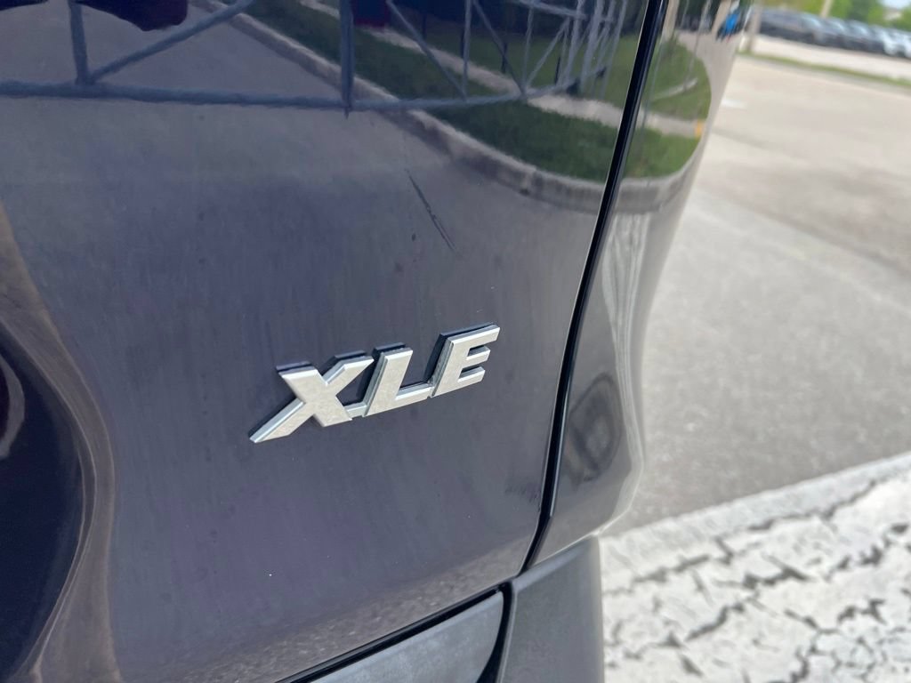Used 2021 Toyota RAV4 XLE w/ Convenience Package FWD image 25