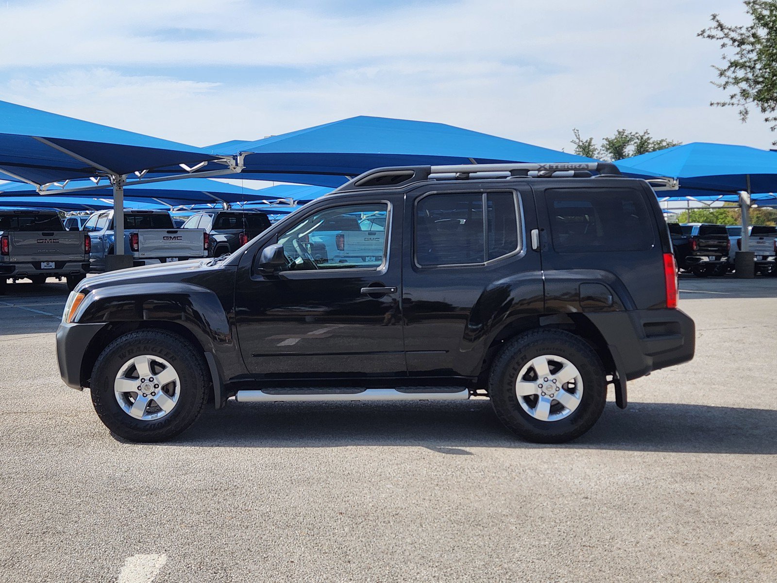 Used 2010 Nissan Xterra S RWD image 3