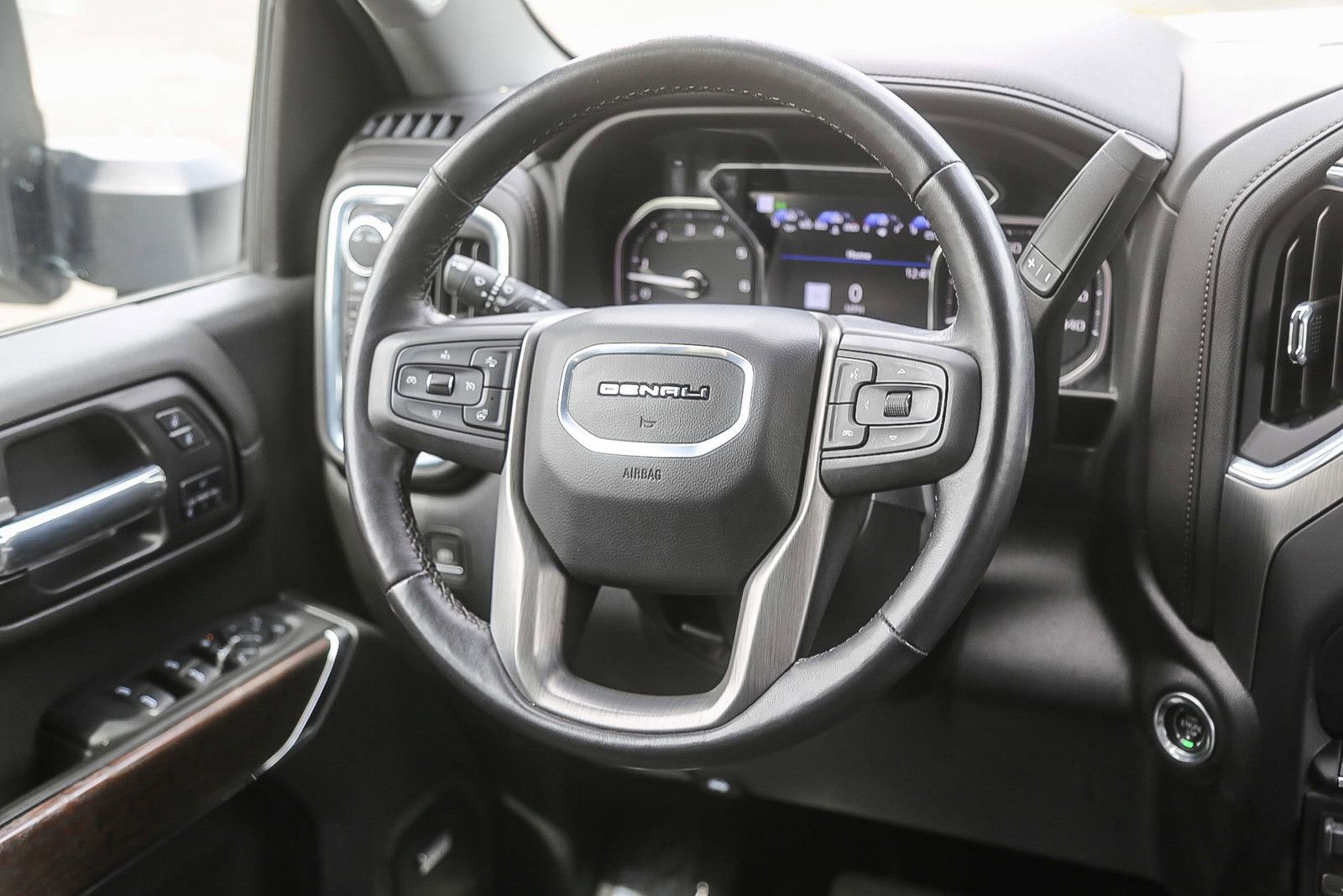 Used 2022 GMC Sierra 2500 Denali w/ Denali Ultimate Package AWD/4WD image 13