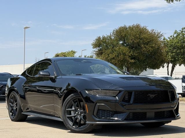 Used 2025 Ford Mustang GT Premium RWD image 2