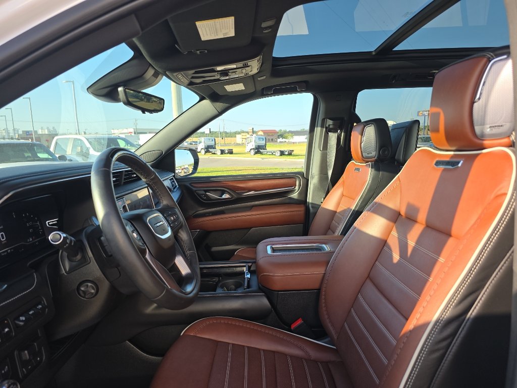 Certified 2023 GMC Yukon Denali Ultimate AWD/4WD image 6