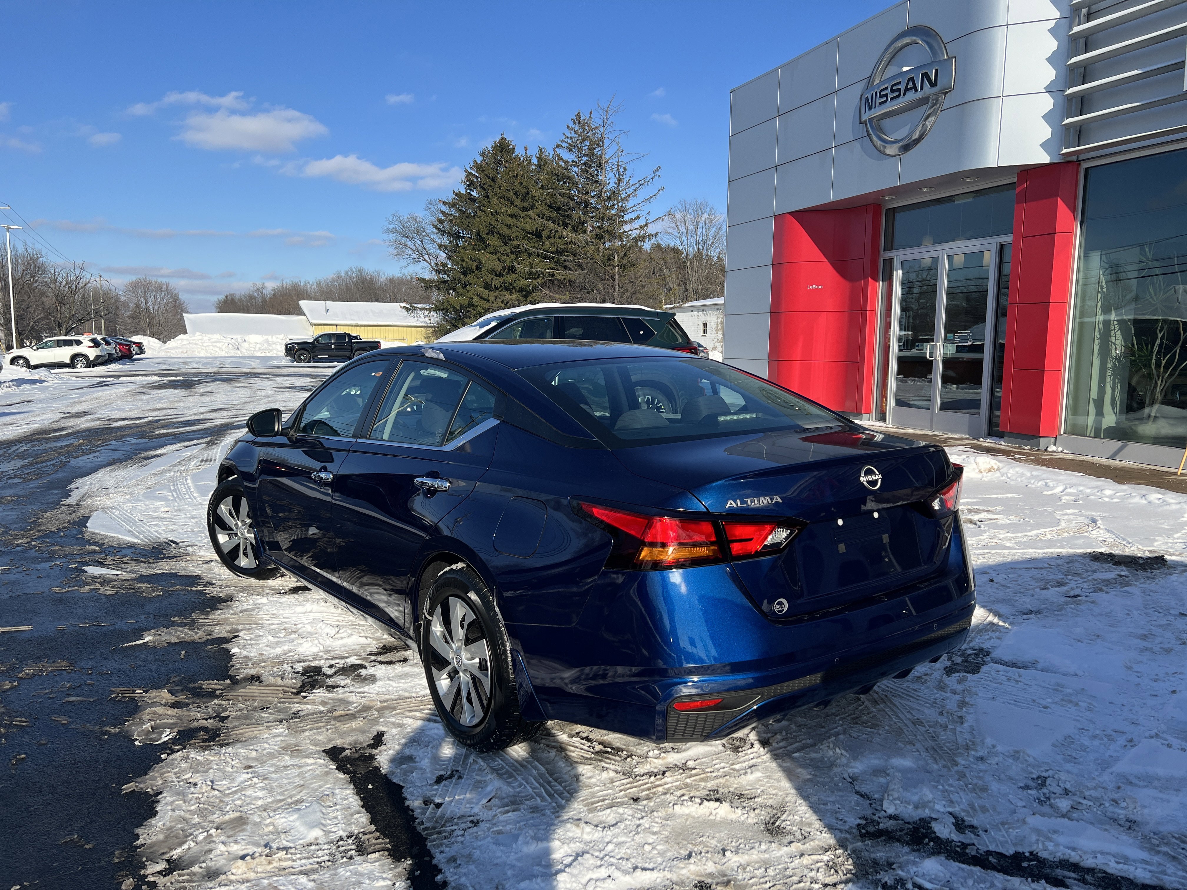 Used 2023 Nissan Altima 2.5 S image 7