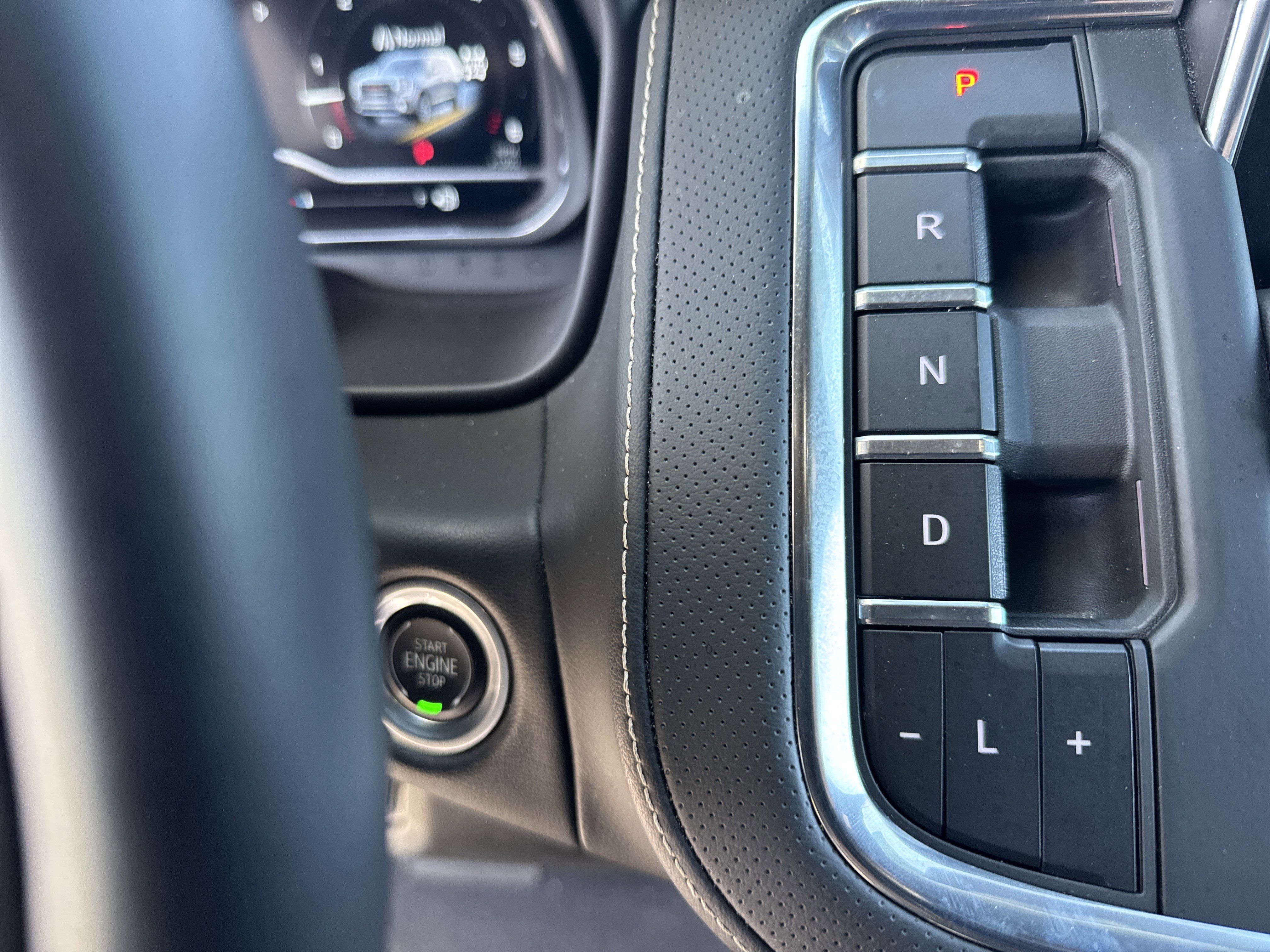 Used 2023 GMC Yukon SLT image 26