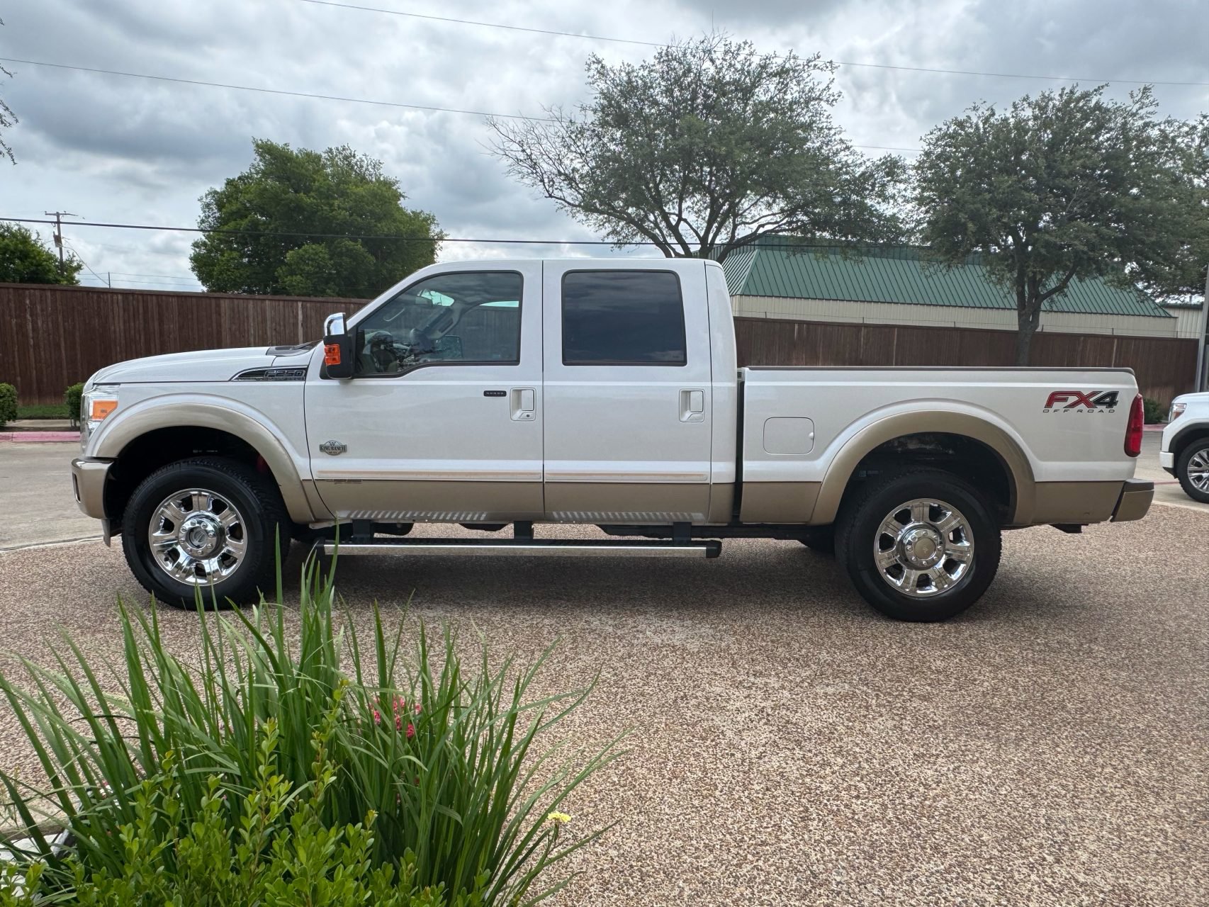 Used 2012 Ford F250 King Ranch w/ King Ranch w/Chrome Pkg AWD/4WD image 11