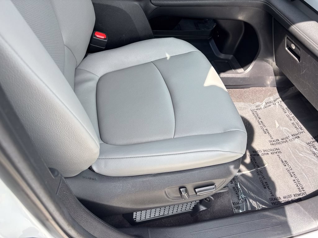 Certified 2026 Toyota Sienna XLE FWD image 39