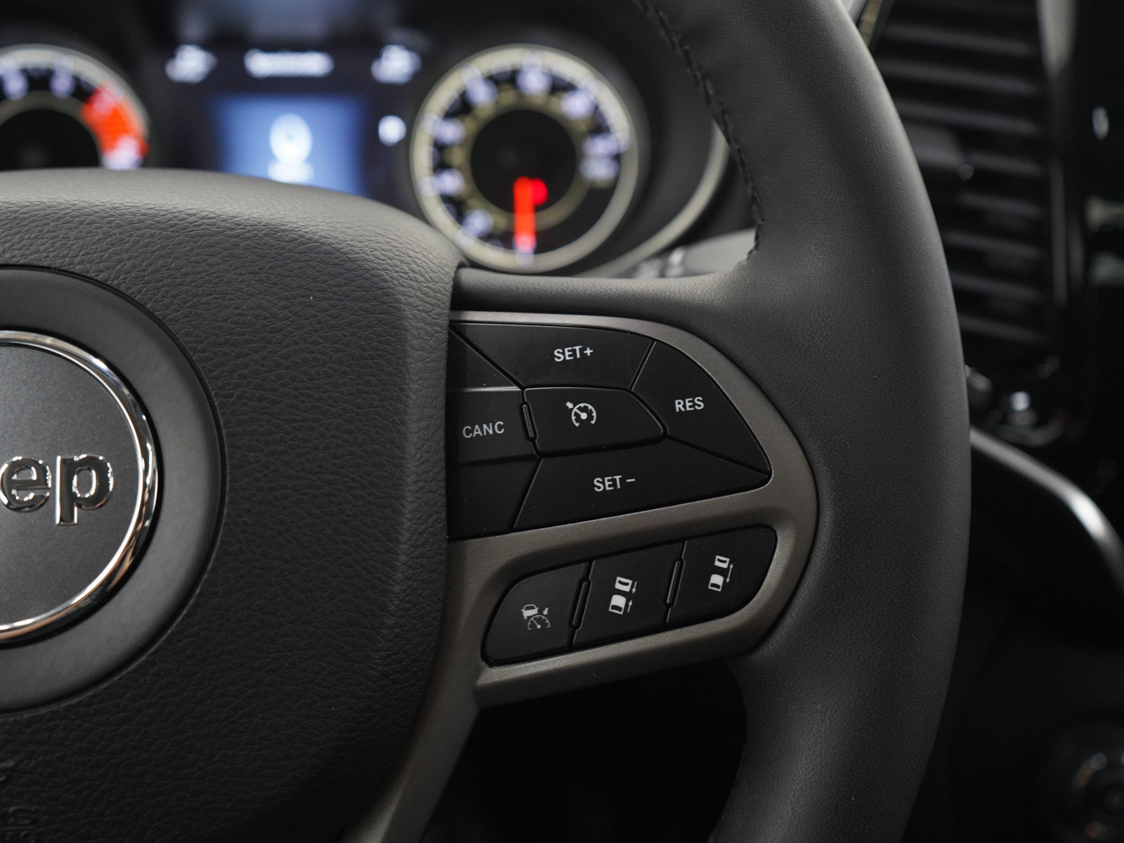 Used 2022 Jeep Cherokee Limited AWD/4WD image 22