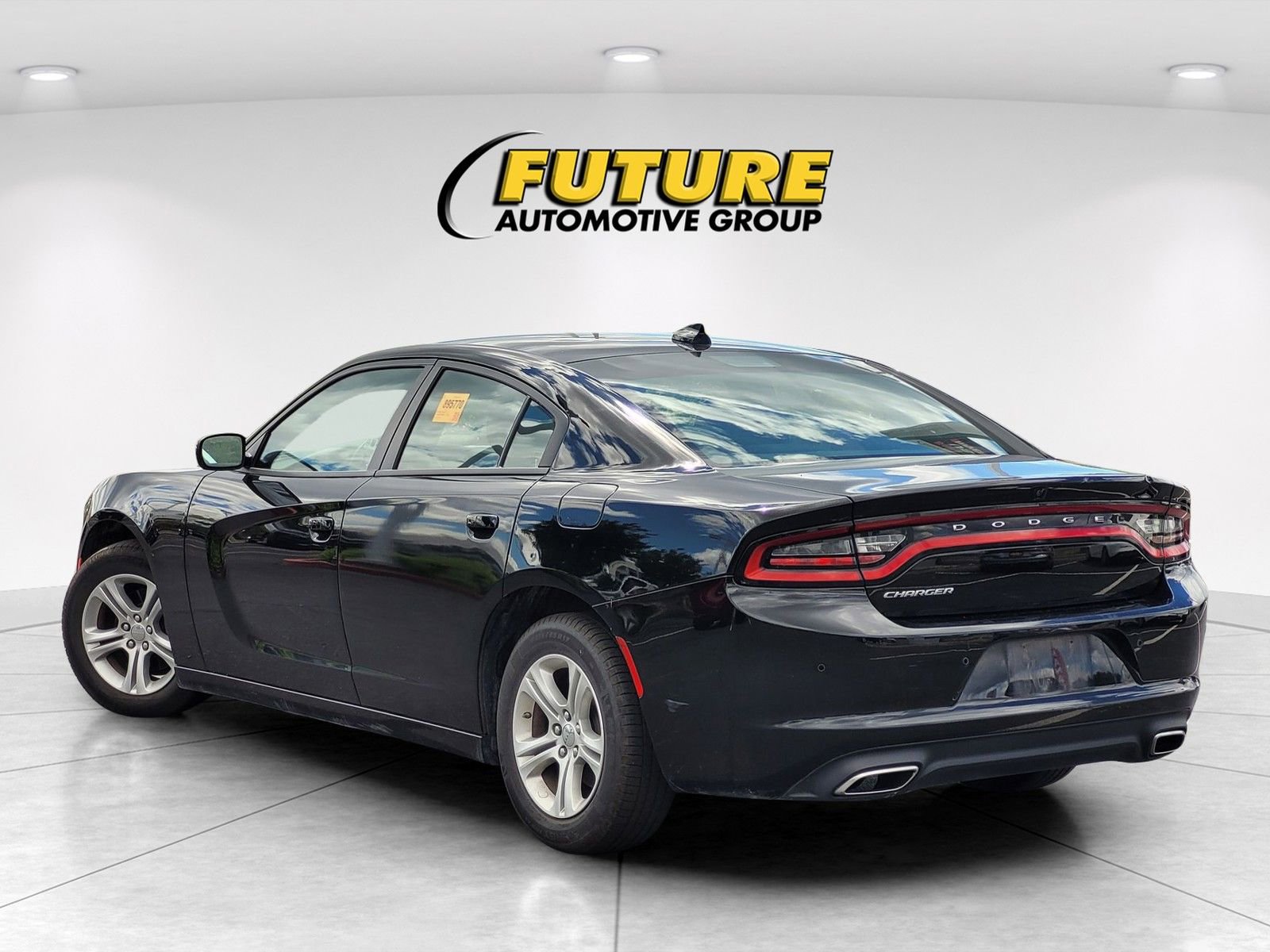 Used 2023 Dodge Charger SXT image 6