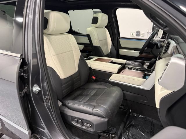 Used 2023 Toyota Tundra Capstone AWD/4WD image 37