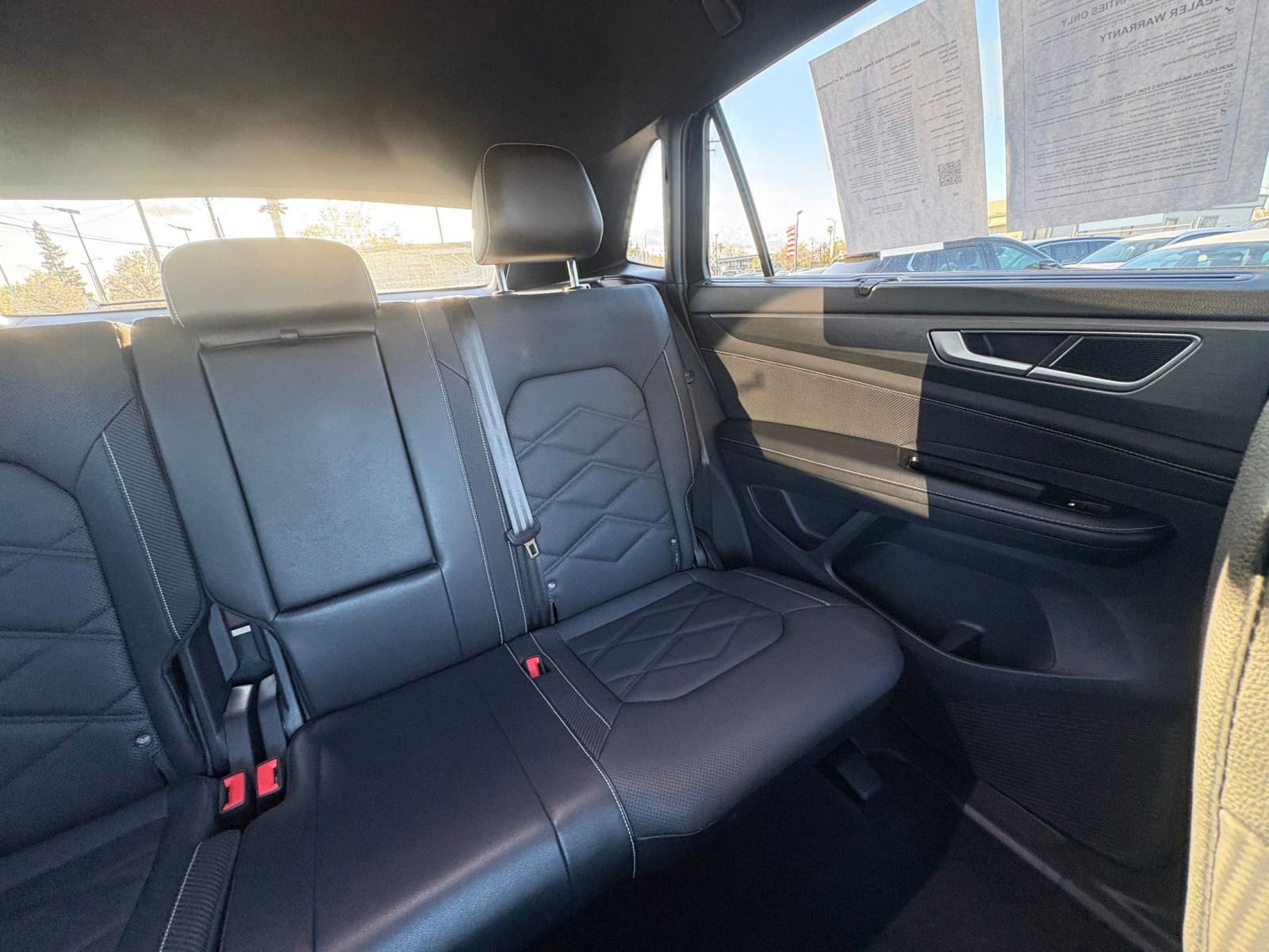 Used 2025 Volkswagen Atlas Cross Sport SE image 39