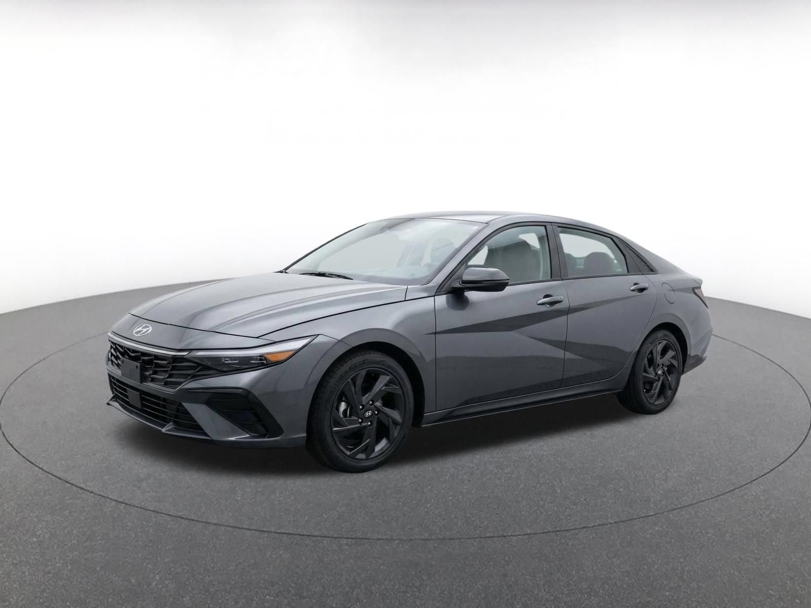 Used 2026 Hyundai Elantra Sport FWD image 3