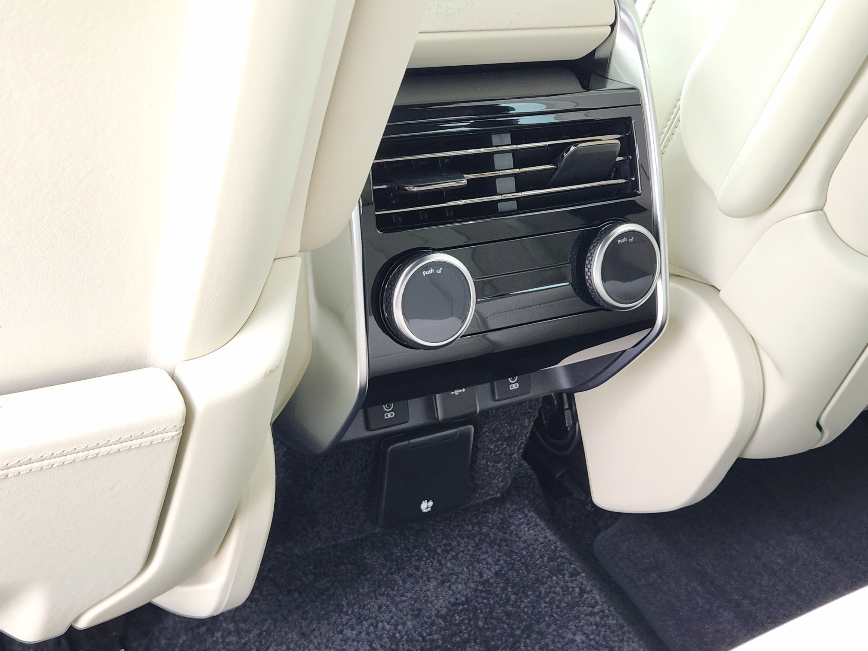 New 2026 Land Rover Range Rover SE AWD/4WD image 26