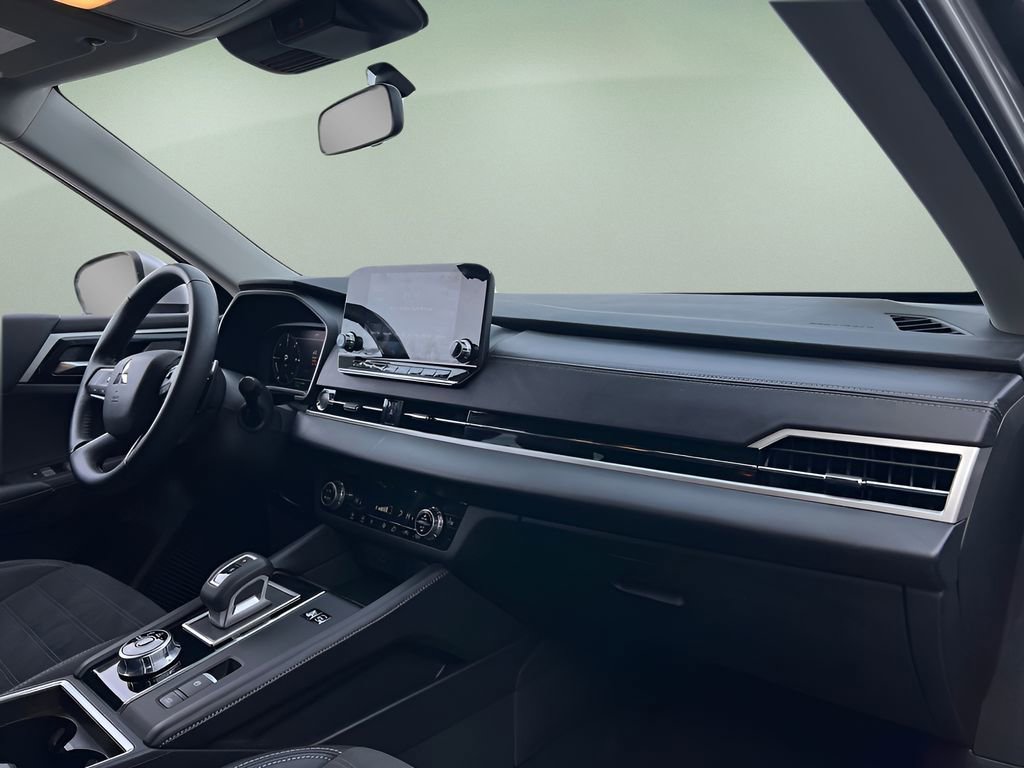 Used 2024 Mitsubishi Outlander SE image 27