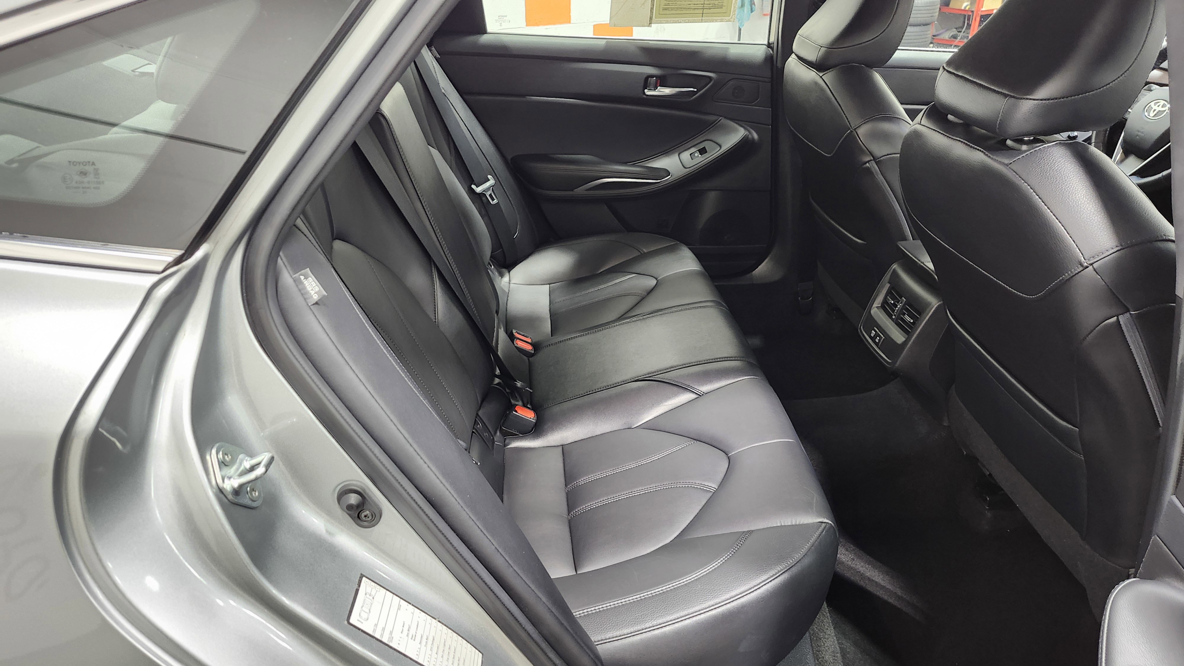 Used 2022 Toyota Avalon XLE image 18