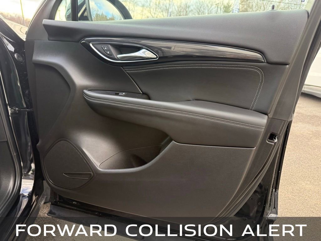 Used 2023 Buick Envision Essence image 30