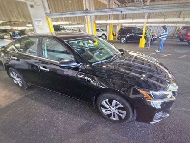 Certified 2025 Nissan Altima 2.5 S FWD image 11
