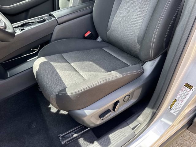 Used 2025 Nissan Rogue SV AWD/4WD image 22