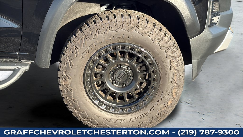 Used 2025 Chevrolet Colorado Trail Boss AWD/4WD image 31