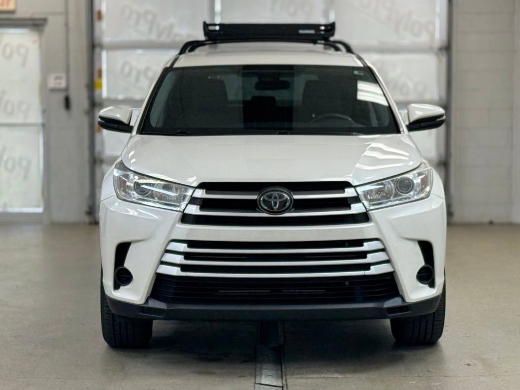 Used 2018 Toyota Highlander LE FWD image 2