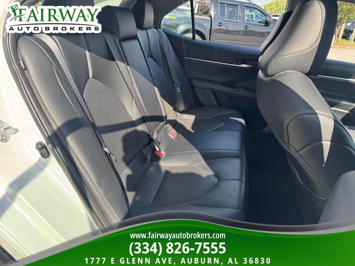 Used 2022 Toyota Camry XLE FWD image 13